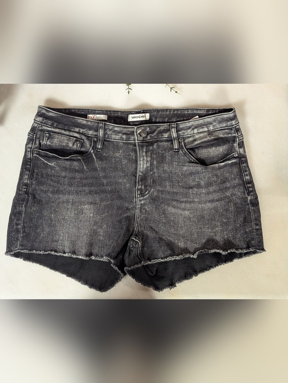 Vigoss Marley Black Acid Wash Denim Cutoff Shorts Women's Size 16